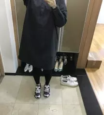 지금 부터 입고 다니기 좋은거 같아요~  한개 구매 했는데 더 구매해야겠어여
