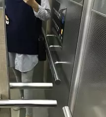 톡톡하니 괜찮아요~ 처음입었을때는 따가웠는데 입다보니 괜찮아졌어요~