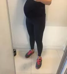 배가 많이 나와서 작으면 어쩔까 했는데 쫀쫀하니 잘 맞아요.
