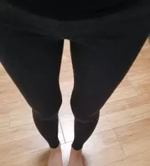 치마레깅스랑 이거랑 2개 같이 구매했는데 둘다 마음에 들어요. 이건 원피스나 긴티입을