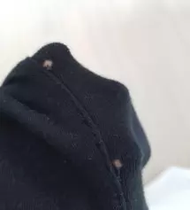 구멍이났어요. .
