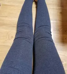 찰떡스판 레깅스 좋아서 색깔별로 샀다가 차콜 많이 늘어나서 하나더 구매했어요. 차콜