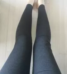 검정이랑 진차콜 2개구입했어요 너무 꽉끼는건 싫은데 적당히 다리라인 잡아주고 배부분