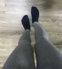 키작은 저에게 길이가 딱 맞네요. 봄가을 초겨울까지 입을거 같아요. 다리에 착 달라붙