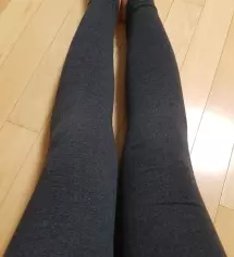 정말 후기대로 짱짱하고 너무 두껍지 않아 봄에도 입기 좋을 것 같아요.^^ 색깔별로 3장