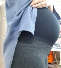 34주라서.. 임부복 청바지도 감당이 안되어 레깅스로 구입했습니다
