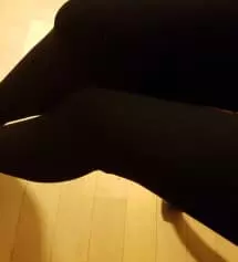 이뻐요~ 배는 쫄리지 않고 다리라인은 쫀쫀해서 편하고 좋네요 :D 키작맘용으로 샀지만