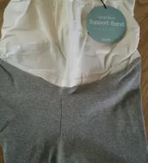 아직 초기라 좀 흘러내려요~ 출산이 가을이라 봄입고 가을까지 입을려고 넉넉한걸로 샀