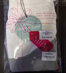 겨울에 검정, 먹색 사서 잘 입었구요. 라지를 샀더니 편안하게 잘맞아서 4월에 조금 추