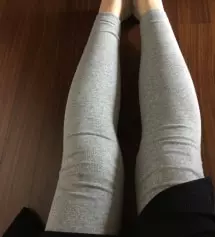 160cm 에 키작맘으로 구매했어요. 멜란지랑 블랙 구매했는데 길이도 딱이고 다리는 쫀쫀