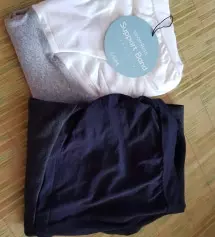 잘맞고 쫀득하고 좋아요, 단 지금 입기엔 두께감이 있어서 쫌더 선선해지면 입어야될듯