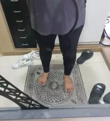 도톰해서 쌀쌀해져도 입을수 있어요 신축성이 좋고 엄청 편해요