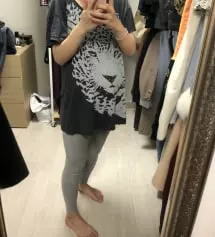 임산부 레깅스라 배부분이 
