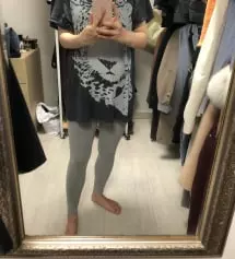 임산부 레깅스라 배부분이 
