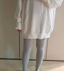 너무 꽉 조이는 레깅스가 아니라서 편하게 입기 적당하구요
