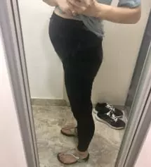 31주인데 m사이즈 잘 맞아요 키가 작은 편이라서 조금 긴 감은 있지만 배를 가려줘서 안