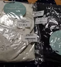 착용감은 좋아요. 저는 아이보리가 좀 더 낙낙해요 챠콜보다.
