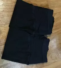 착용감 너무 좋아요 키가 커서 길이가 짧을까봐 걱정했는데 길이도 딱맞고 배부분이 아