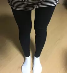 쫀쫀하고 도톰해요 9월초중순에 입긴 좀 도톰하고 더웠는데 요새 아침 저녁 쌀쌀할때 입