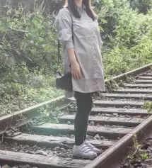 블랙이랑 진차콜 샀는데 둘다 입기 편하고 지금 입기 좋아요~~
