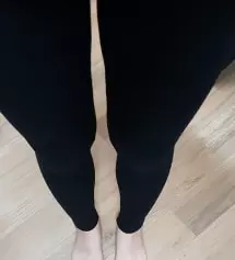 사이즈 고민 많이 했는데 지금도 잘 맞지만 아직은 큰것 같아요 잘 늘어 날것 같아서 s