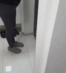 검정입고 너무 편해서 차콜도 샀어요 근데 검정보다 사이즈가 약간 작게 나온듯도 하네