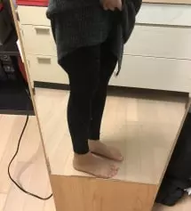 전에 레깅스 한번 산 적 있는데 제품은 기억이 안나는데 그것이 좀 더 스판끼가 더 있는