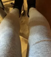 편안해요. 다만 제 키가 작아서 길이는 살짝 길어서 발목에 주름지네요. 
