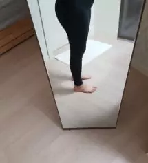 대박 편하네요ㅋㅋ 배까지 감싸줘서 정말 편하구 쭉쭉 늘어나서 다리가 전혀 조이는 느