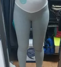 소재가 부드러워서 살에 닿는 느낌이 너무 좋아요♡ 이런느낌 레깅스는 처음이에요.  요