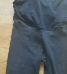 레깅스 딱 좋아요 저는 딱 맞네요 근데 엠사이즈가 주수더 커지면 좋을거 같아요 스몰은