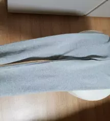 요가할때 입으려고 샀는데 잘맞고 편해요 배부분도 조이지 않고 딱맞아요~잘산것같아요