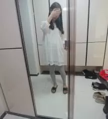 별도로 구입한 원피스랑 같이입어봤어요.
