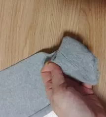 넉넉하고 잘맞아요. 배불편함이 없고 내려가지도 않고 너무 편해요 .밴딩부분도 아주 고