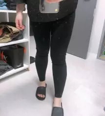 저는 더 딱 붙고 약간 사방스판을 원했는데
