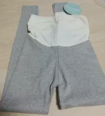 처음으로 산 임산부복이네요. 그동안 그냥 헐렁한 옷 위주로만 입다가 아무래도 바지는