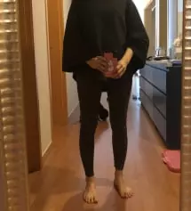 평소 바지 기장 수선해서 입지 않는데 레깅스 중 길게 나온편인것 같아요. 
