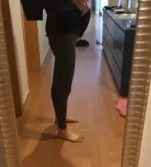 평소 바지 기장 수선해서 입지 않는데 레깅스 중 길게 나온편인것 같아요. 
