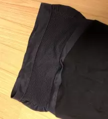 하루만에 받았어요~ 다리부분은 엄청 부들부들하진 않구요 그렇다고 까끌거리거나 불편