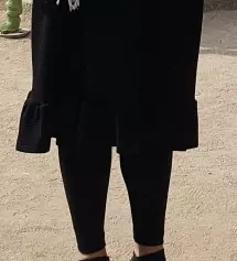 도톰하서 여름만 제외하고 입을듯 해요 길이도 적당해요. 아이보리는 좀. 내복 느낌나서