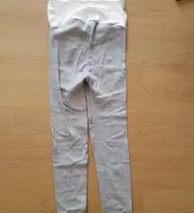 편안한 편이에요 날씨더우면 조금두꺼워요~