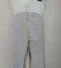 배부분이 편하고 착용감이 좋아요. 활동하기 편해서 바지보다는 레깅스를 더 찾게 되네