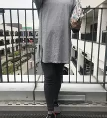 치마레깅스를 검정으로 사서 이건 다른색으로 사려고 먹색 샀는데 잘 샀네요~ 키가 워낙