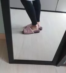 S로 샀더니 배가 살짝 쪼이긴 하네요
