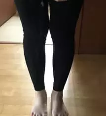 입어보니 진짜 편하네요~ 사이즈도 딱 맞고 무릎쪽이 좀 울긴 하지만 이상하진 않아요~