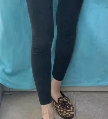 추위를 많이 타는 편이라 받아보고 두께가 너무 얇아서 깜짝 놀랐어요~
