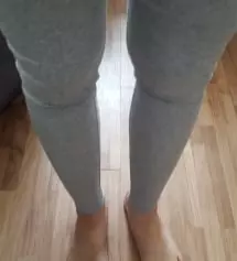 다리가 굵어도 밝은색으로 구매했어요. 
