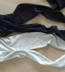 블랙이 품절이라 오트밀이랑 차콜주문했는데 두께가 겨울엔 못입고 지금 딱 입기좋아여