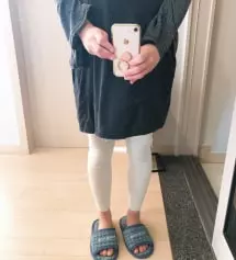 오트밀 색도 너무 이쁘고 사이즈도 편안하니 딱이네용:) 입어보고 두개 사도 됬을것같다