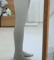 한치수 크게 시켰더니 살짝 헐렁한 감은 있는데 좀 더 살찌면 딱맞게 입을 수 있겠어요